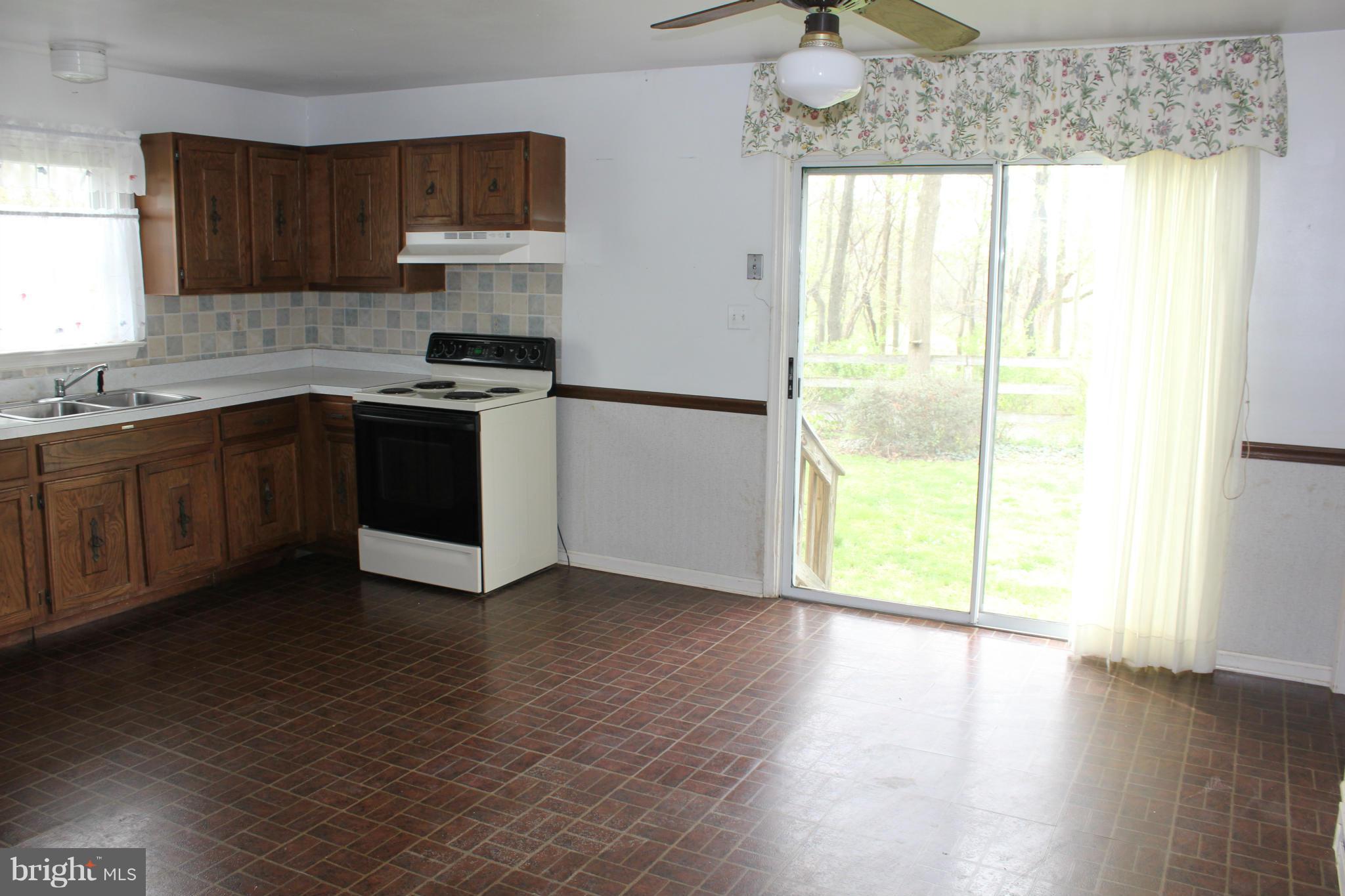 12009 Briar Patch Road Hume, VA 22639 - Photo 4 of 11 Dining Room