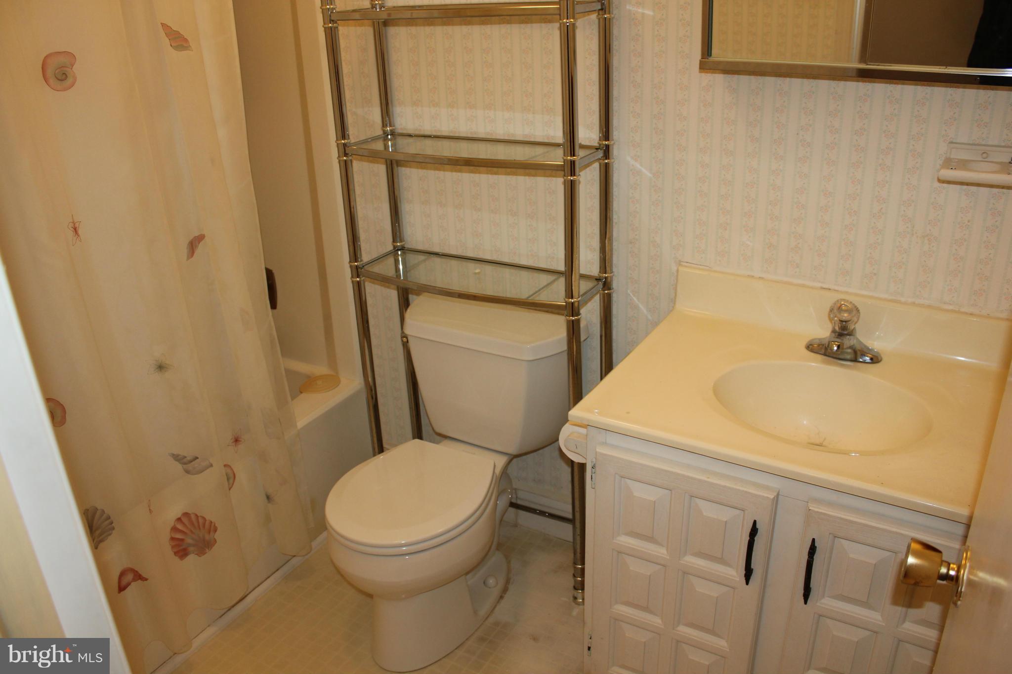 12009 Briar Patch Road Hume, VA 22639 - Photo 6 of 11 Bath