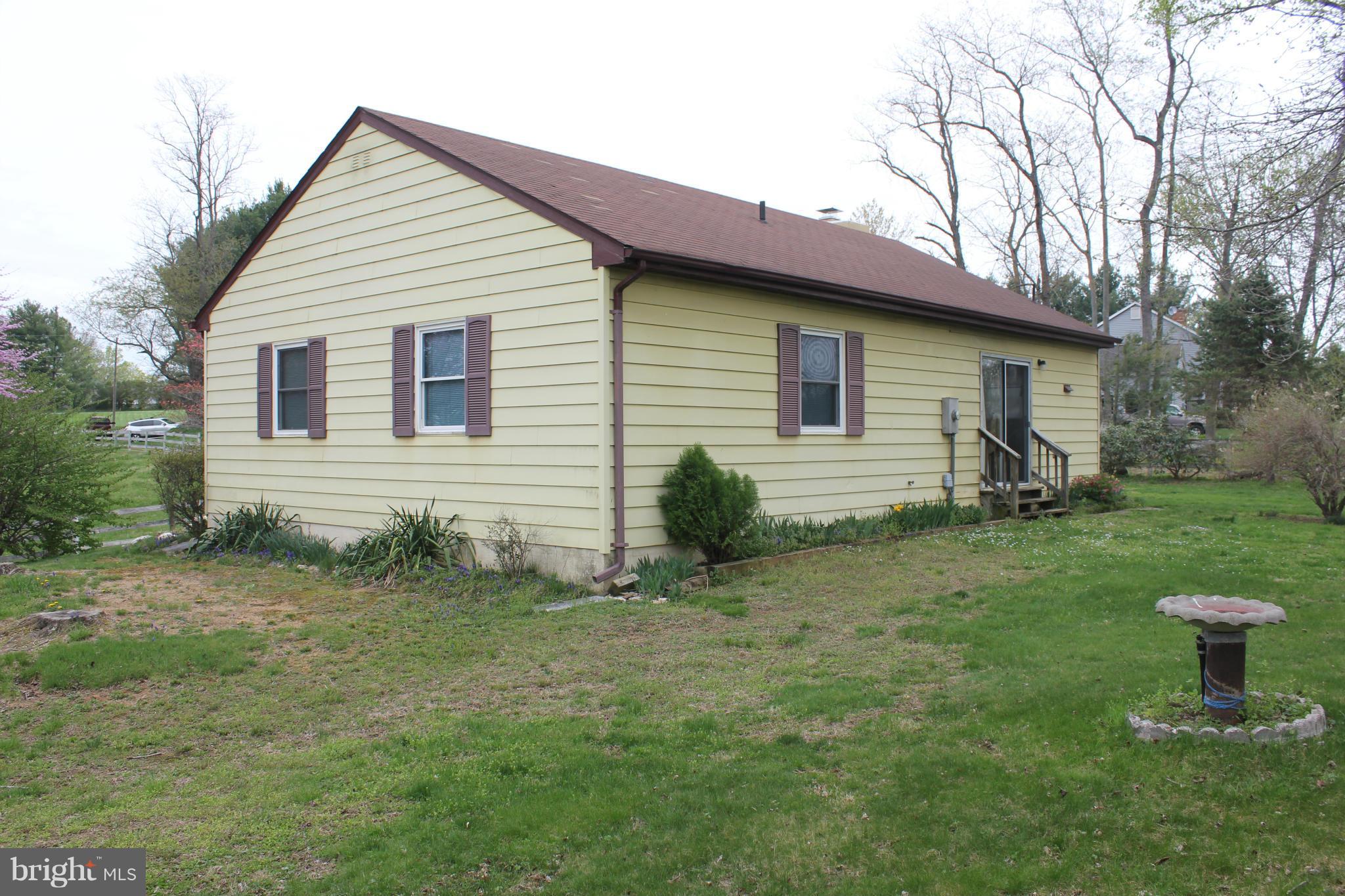 12009 Briar Patch Road Hume, VA 22639 - Photo 9 of 11 Exterior (Rear)