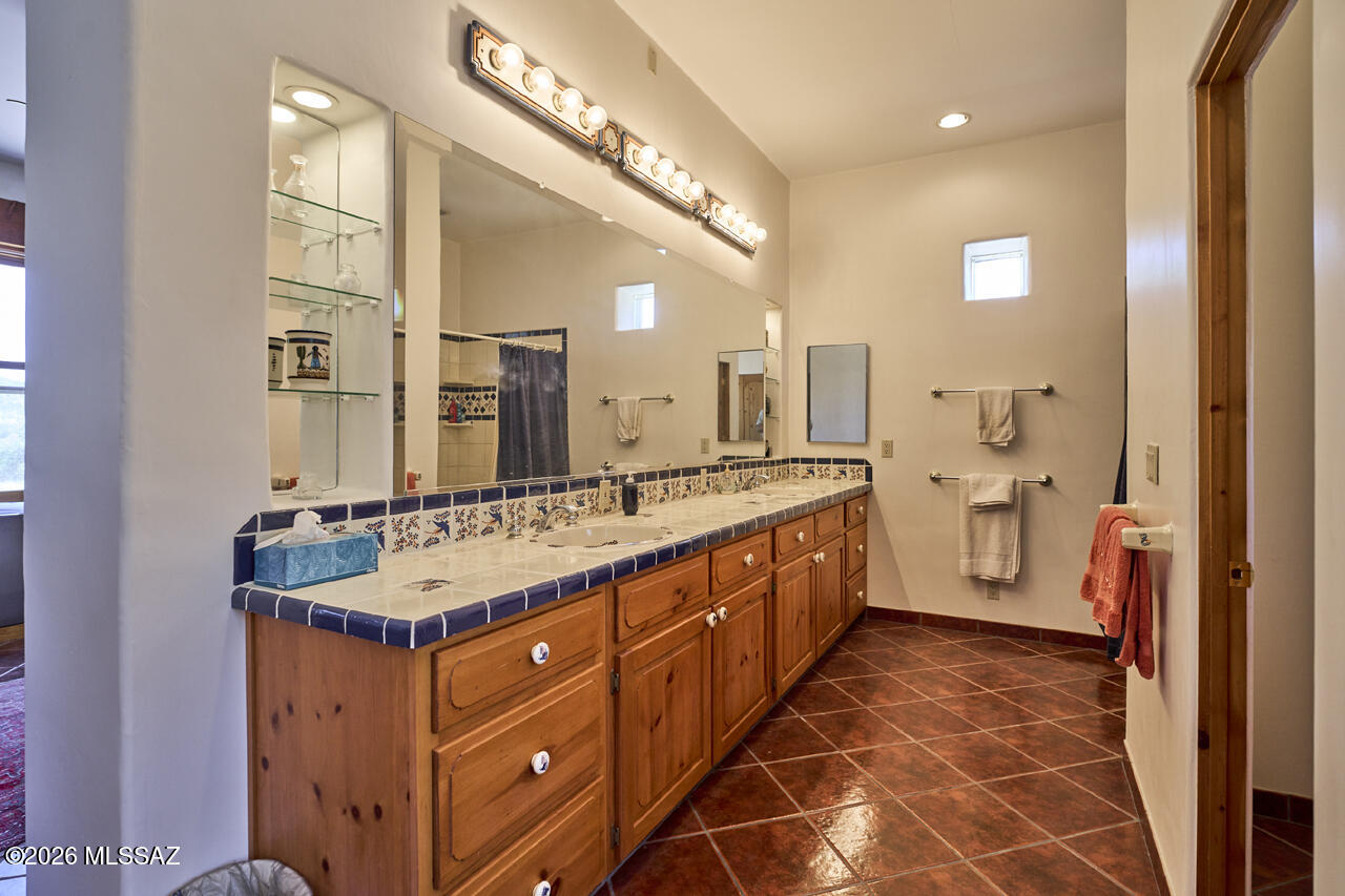 14075 South Sunglow Road Pearce, AZ 85625 - Photo 21 of 42 L_Interior Home Primary Bath 1