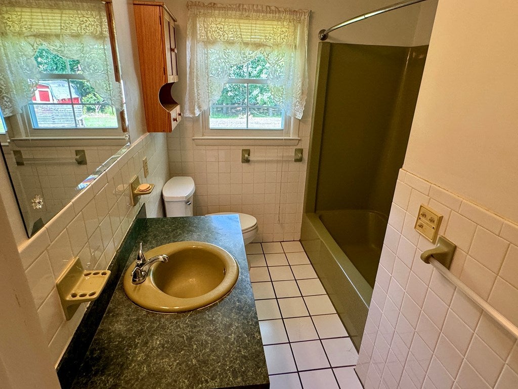 707 Cranberry Road Galax, VA 24333 - Photo 21 of 34 Gallery Image 21
