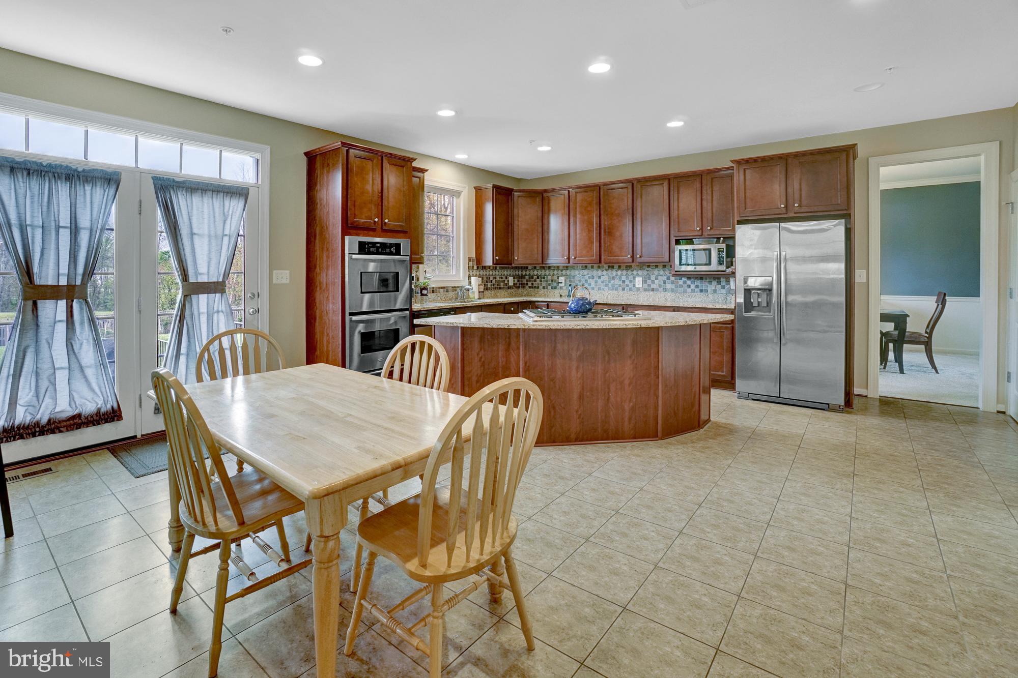 20220 McNamara Road Poolesville, MD 20837 - Photo 21 of 61 Big kitchen eat-in area