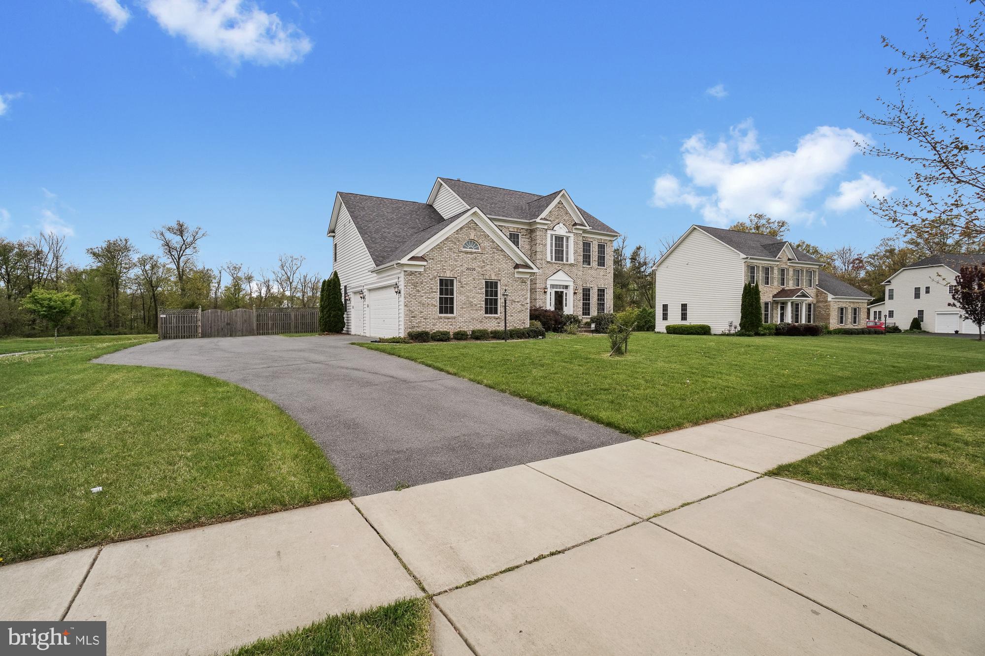20220 McNamara Road Poolesville, MD 20837 - Photo 4 of 61 Extra wide driveway apron