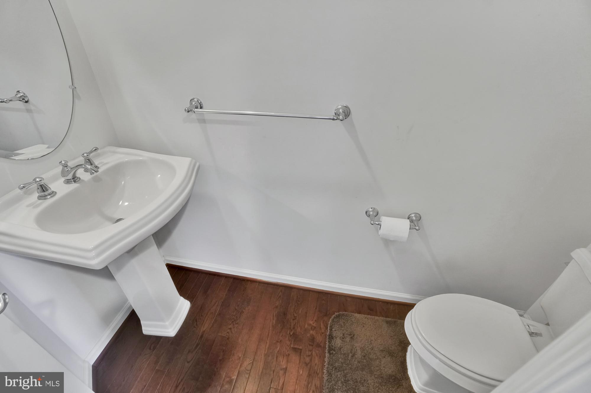20220 McNamara Road Poolesville, MD 20837 - Photo 31 of 61 Powder room