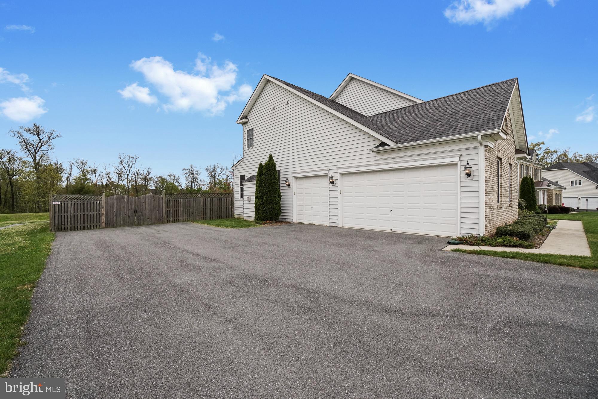 20220 McNamara Road Poolesville, MD 20837 - Photo 5 of 61 THREE CAR GARAGE!