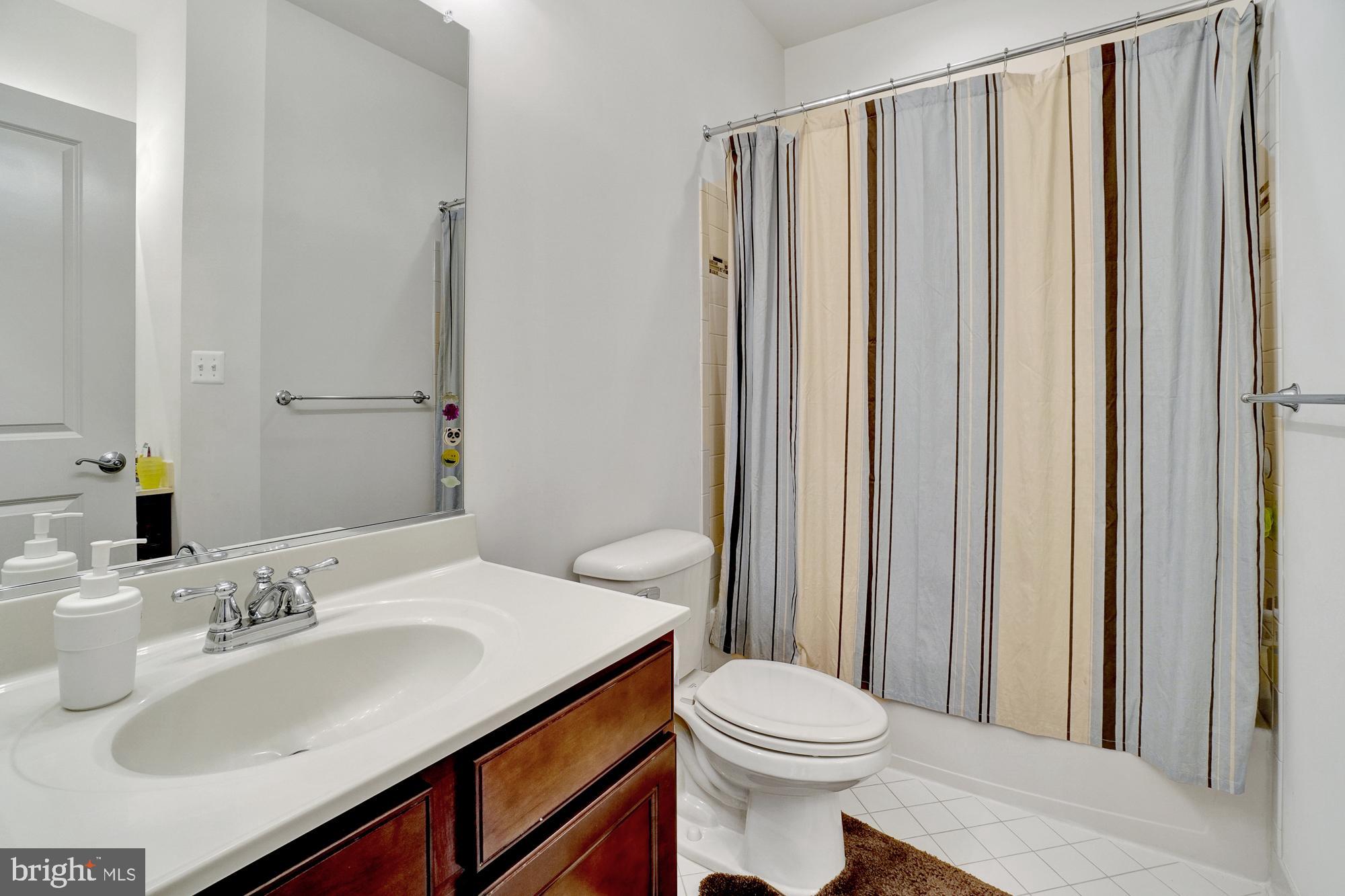 20220 McNamara Road Poolesville, MD 20837 - Photo 42 of 61 Full hall bath