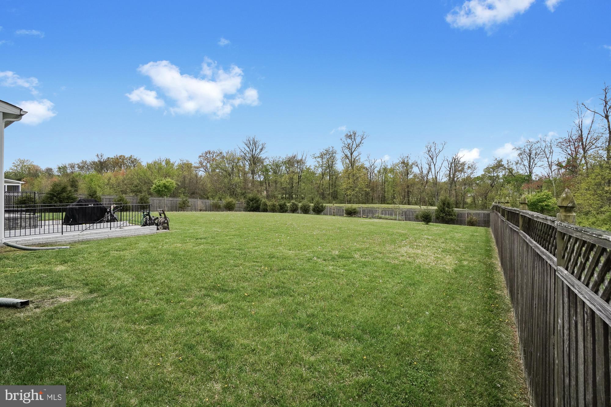 20220 McNamara Road Poolesville, MD 20837 - Photo 8 of 61 Fully privacy fenced!