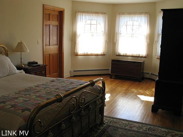45 Bridle Path Road Oak Bluffs, MA 02557 - Photo 14 of 20 http://d1qzqeyxiitrap.cloudfront.net/photos/16877/600/df196c4b.jpg