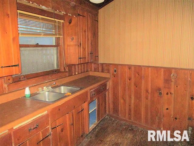 710 Chicago Street Spring Bay, IL 61611 - Photo 11 of 20