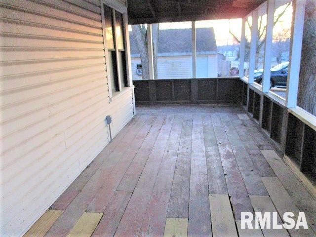 710 Chicago Street Spring Bay, IL 61611 - Photo 3 of 20