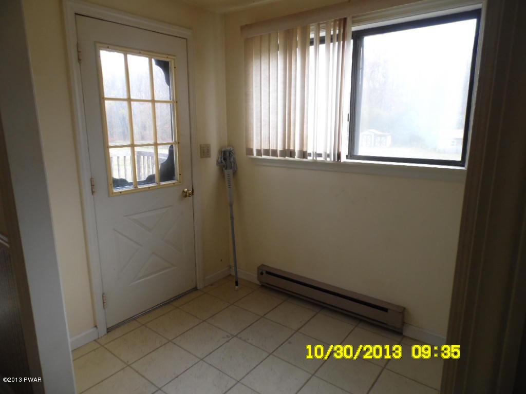 361 Rt 590 Greeley, PA 18425 - Photo 7 of 34