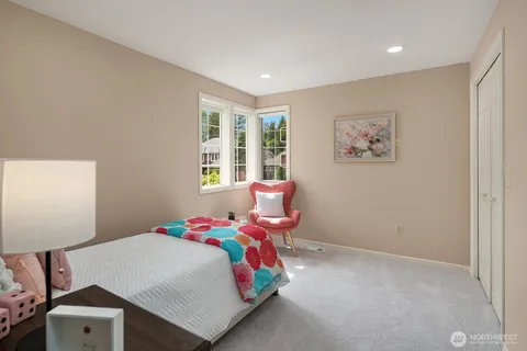 $1,528,000 | 4020 262nd Place Southeast, Sammamish, WA 98029