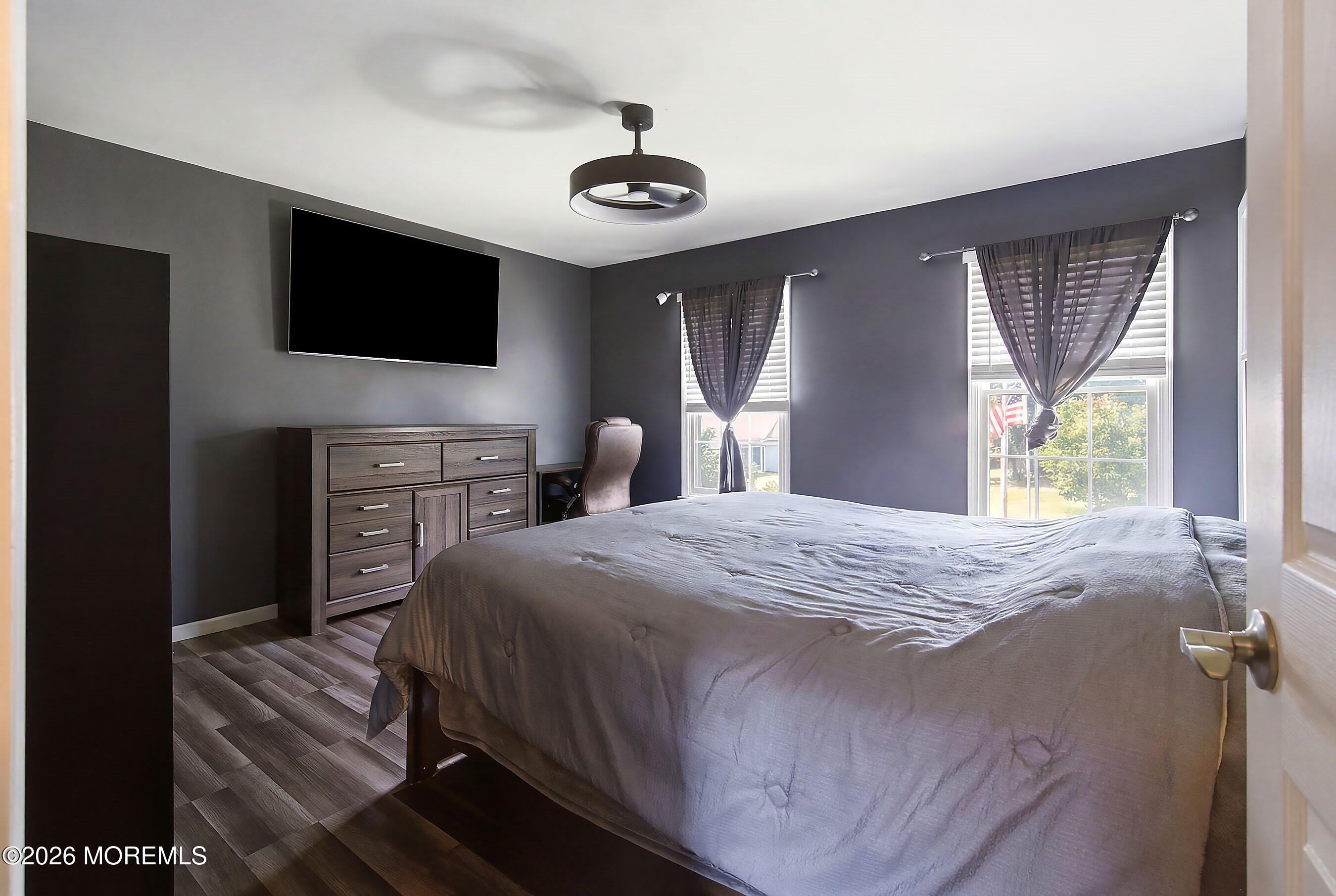 124 Yeoman Road Manahawkin, NJ 08050 - Photo 13 of 24 15-Bed 1