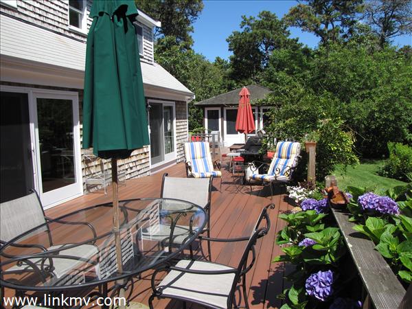 105 Herring Creek Road Edgartown, MA 02539 - Photo 3 of 25 http://d1qzqeyxiitrap.cloudfront.net/photos/23610/600/a8d69d69.jpg