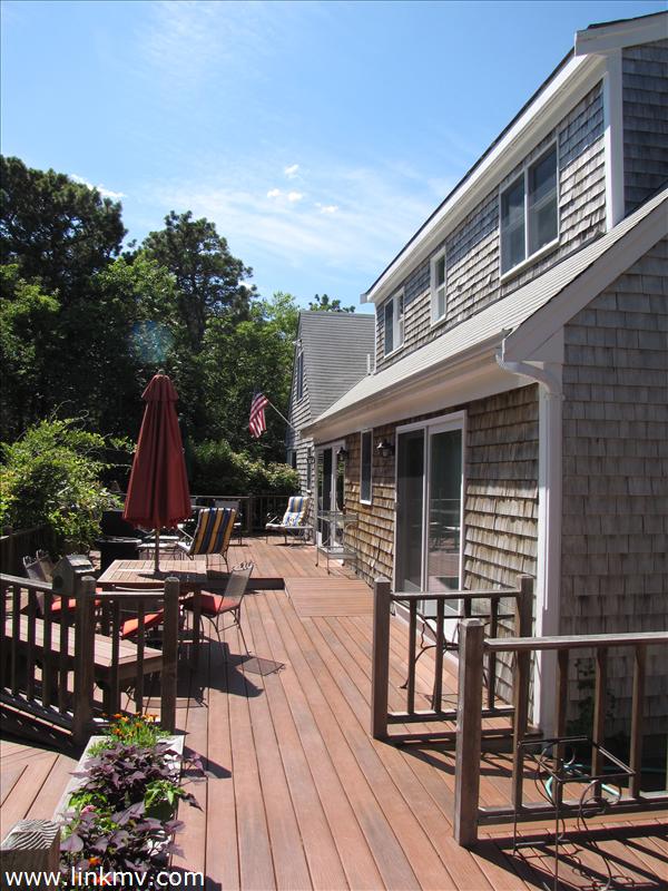 105 Herring Creek Road Edgartown, MA 02539 - Photo 6 of 25 http://d1qzqeyxiitrap.cloudfront.net/photos/23610/600/3a10d66f.jpg