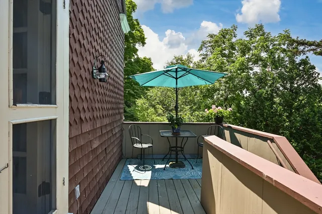 $2,300 | 177 Main Street, Unit A, Amesbury, MA 01913