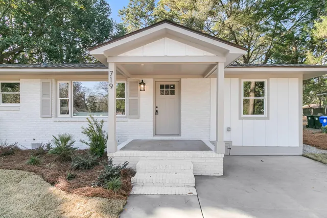 $625,000 | 719 Wantoot Boulevard, Charleston, SC 29407