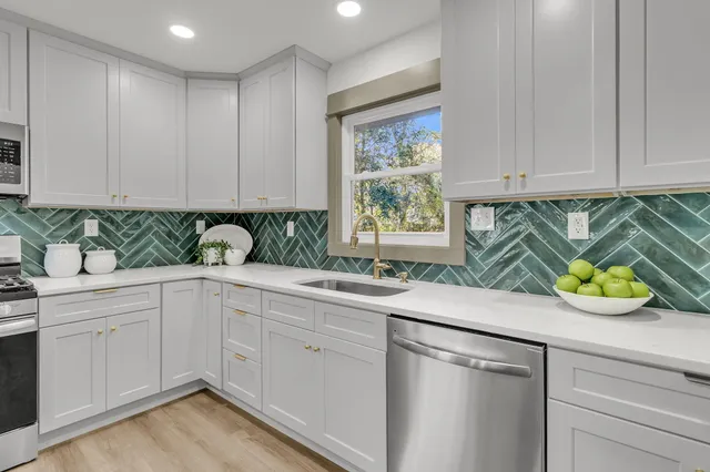 $625,000 | 719 Wantoot Boulevard, Charleston, SC 29407