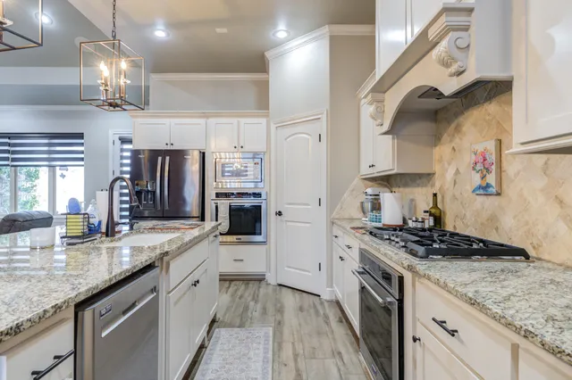 $475,000 | 617 North 9th Street, Wolfforth, TX 79382