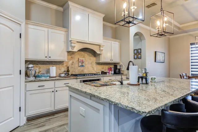 $475,000 | 617 North 9th Street, Wolfforth, TX 79382