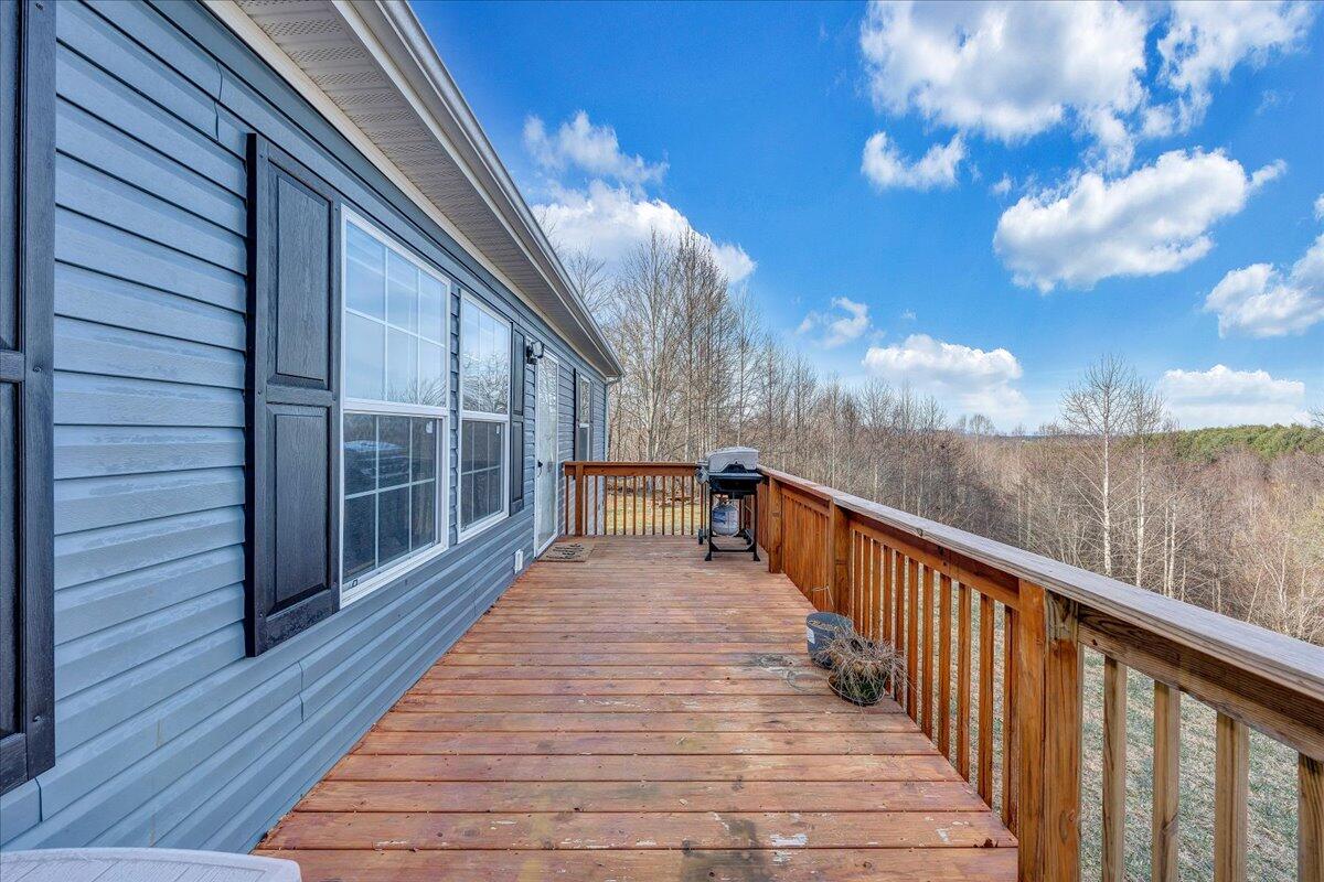 170 Airport Road Northwest Riner, VA 24149 - Photo 8 of 41 30-MIB08829