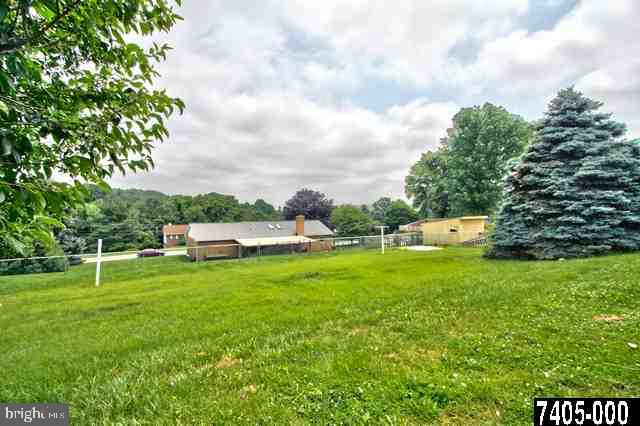 1235 Crescent Road York, PA 17402 - Photo 19 of 25 Gallery Image 19