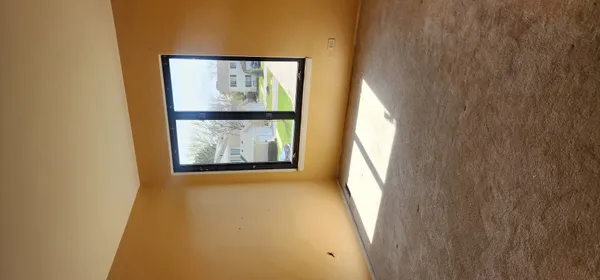 $285,000 | 548 Alton Court, Carol Stream, IL 60188