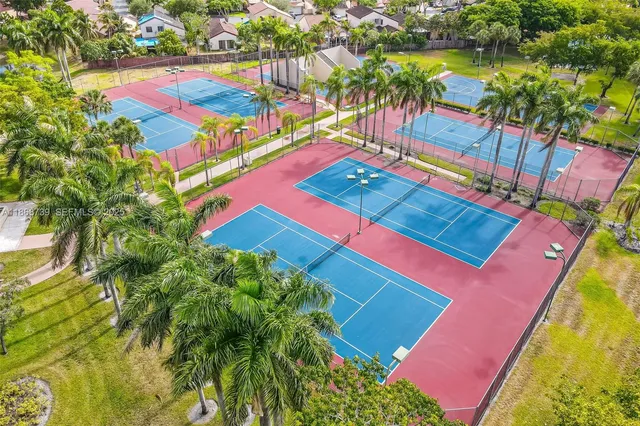 a view of a tennis court