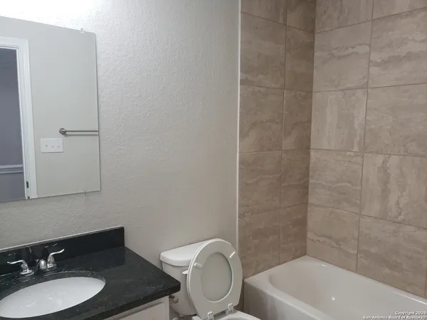 $1,300 | 8315 Breezy Cove, Unit 3, Selma, TX 78154