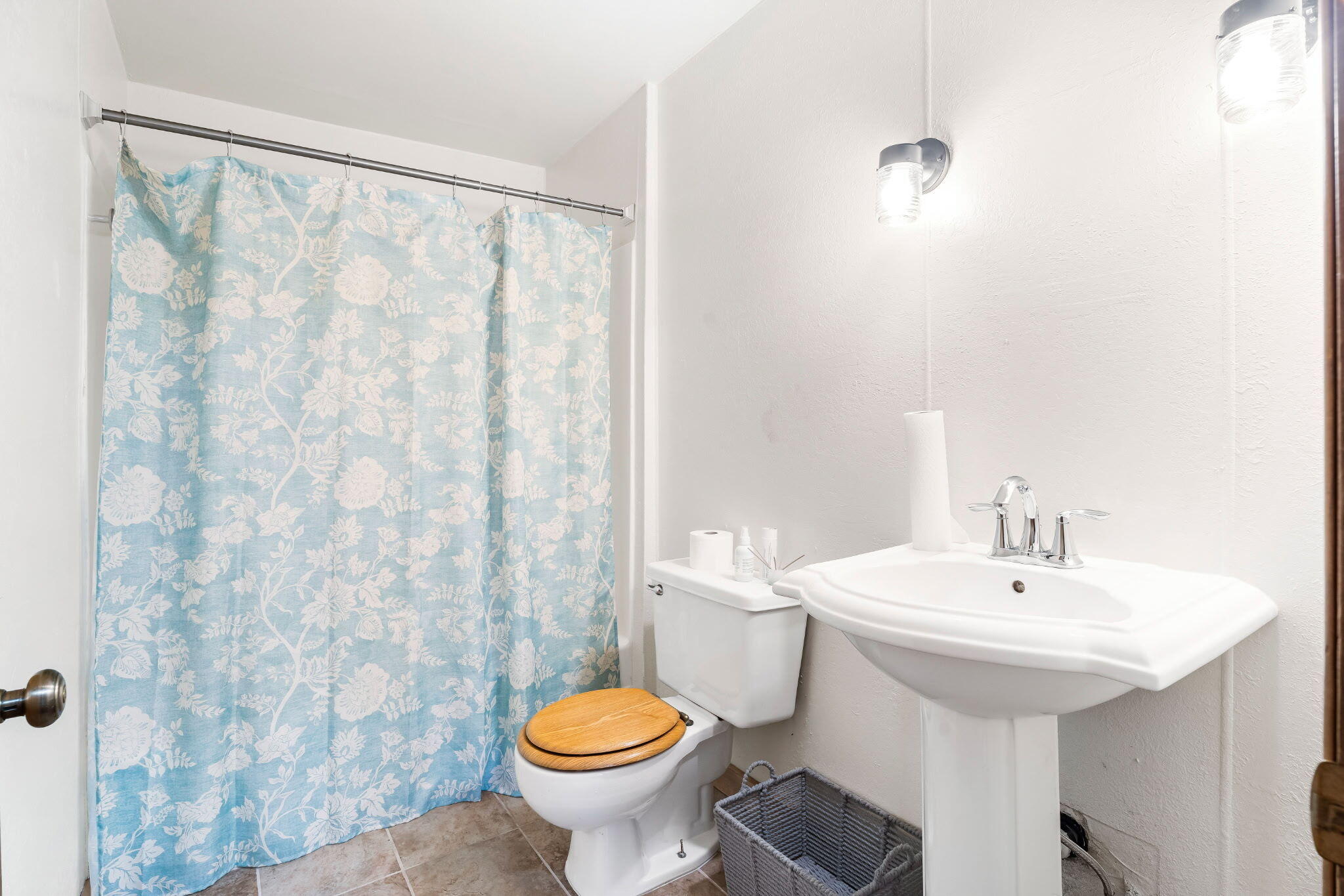 56244 Black Duck Road Bend, OR 97707 - Photo 19 of 24 a bathroom with a sink a toilet and a mirror