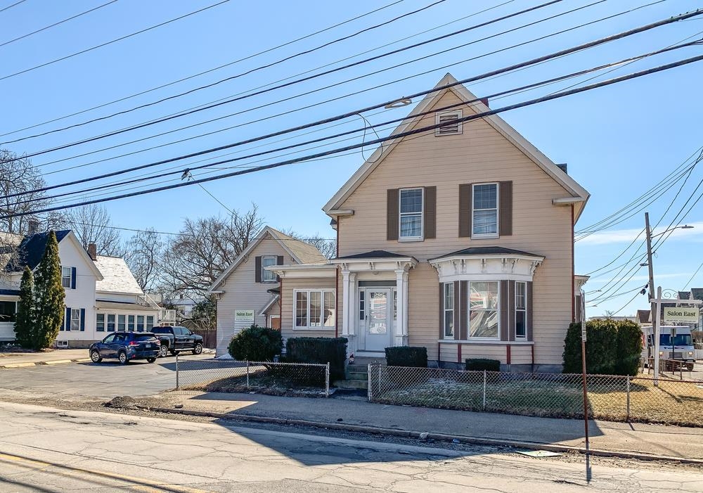 215 Bridge Street Manchester, NH 03104 - Photo 2 of 19 Gallery Image 2