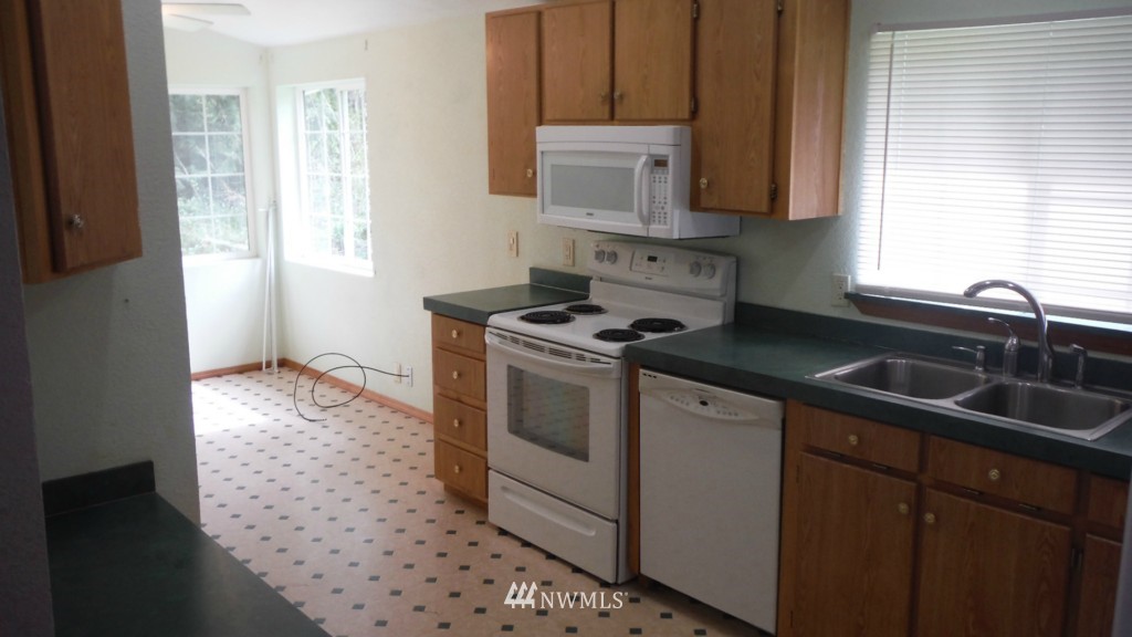 470 West Lillie Road Elma, WA 98541 - Photo 6 of 21 Gallery Image 6