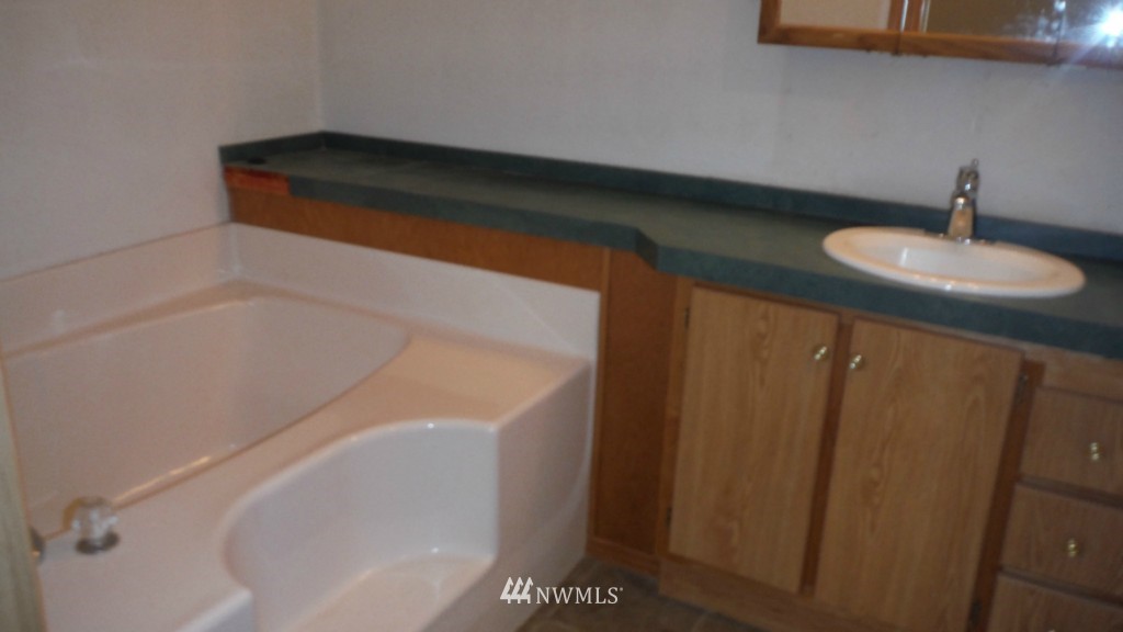 470 West Lillie Road Elma, WA 98541 - Photo 10 of 21 Gallery Image 10