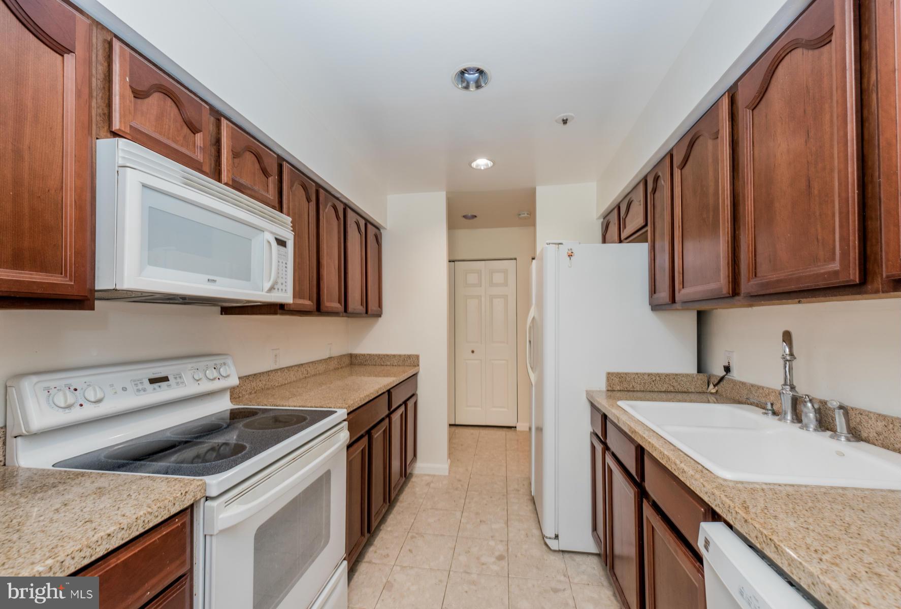 8388 Montgomery Run Road, Unit E Ellicott City, MD 21043 - Photo 3 of 23 Kitchen
