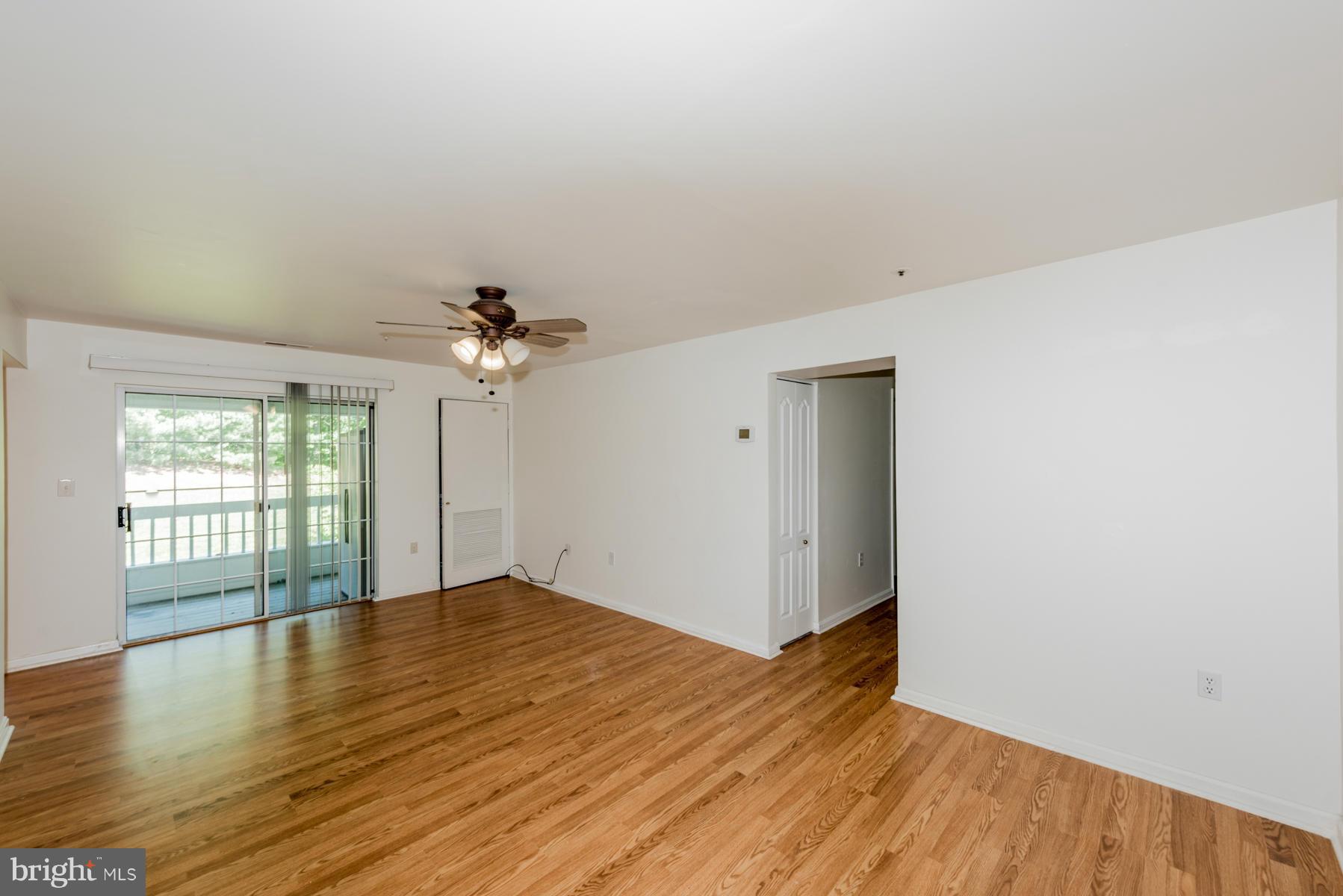 8388 Montgomery Run Road, Unit E Ellicott City, MD 21043 - Photo 6 of 23 Living Room