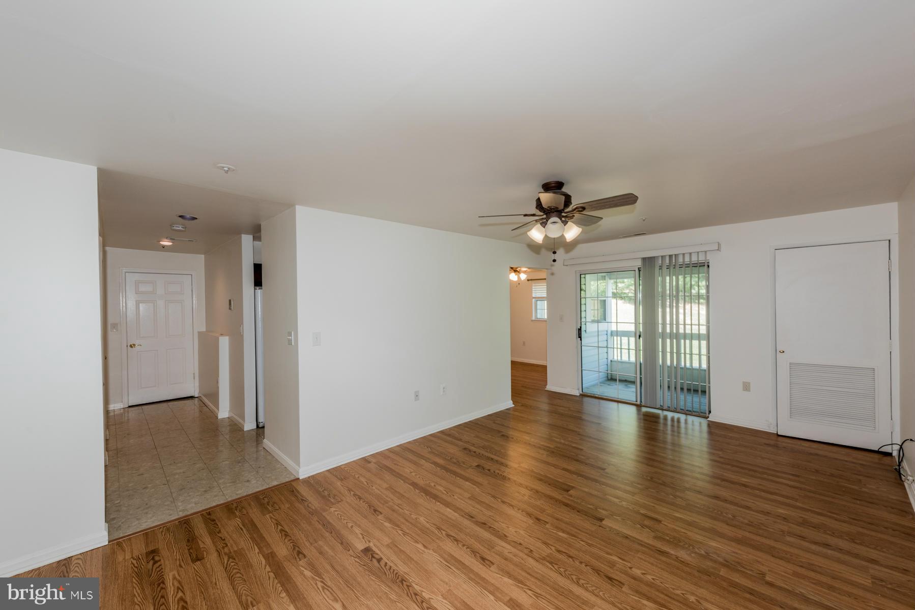 8388 Montgomery Run Road, Unit E Ellicott City, MD 21043 - Photo 7 of 23 Living Room