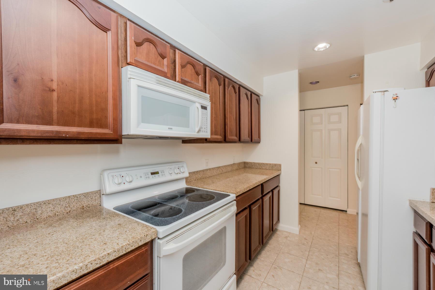 8388 Montgomery Run Road, Unit E Ellicott City, MD 21043 - Photo 10 of 23 Kitchen