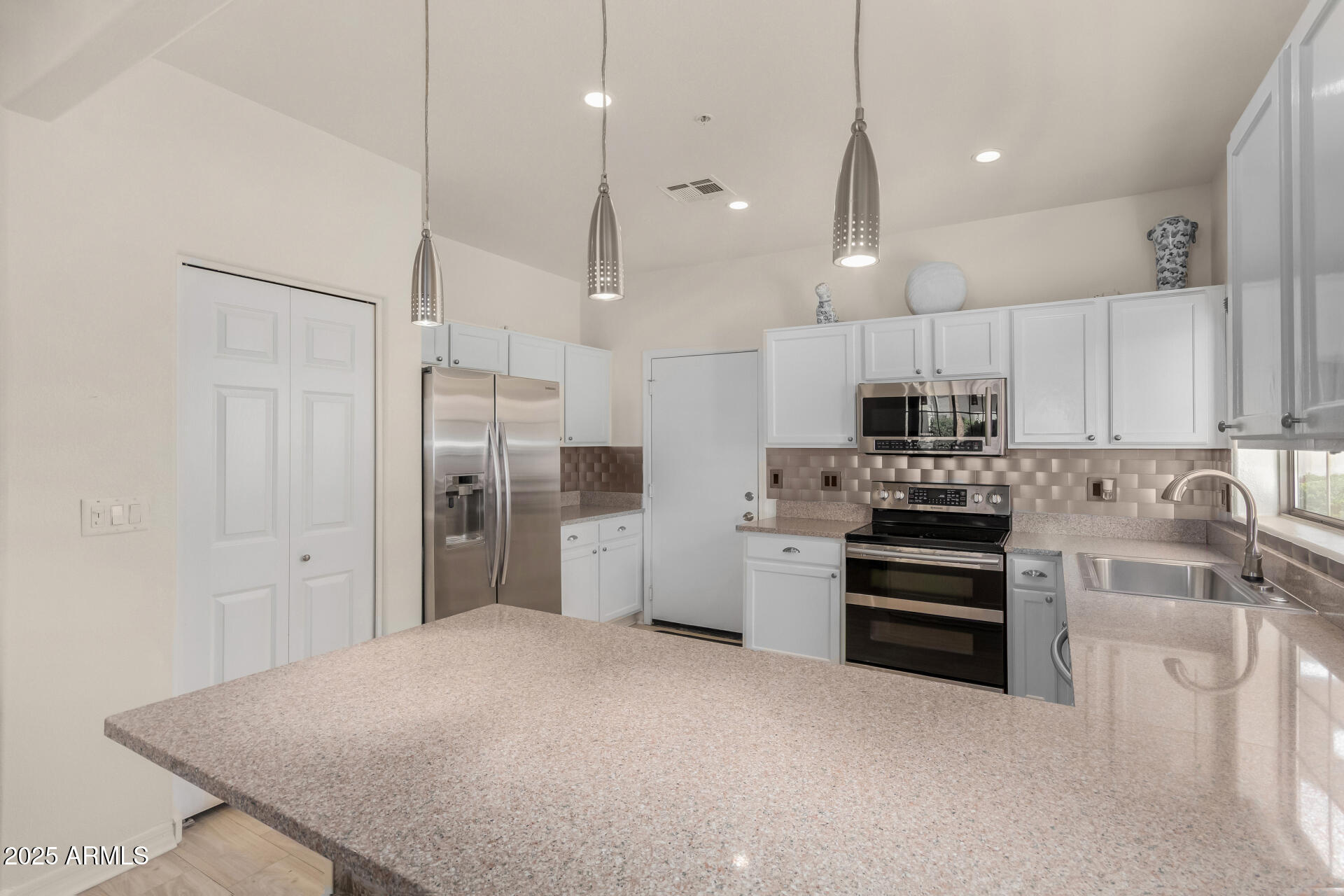 2801 North Litchfield Road, Unit 27 Goodyear, AZ 85395 - Photo 11 of 34 10 - Litchfield