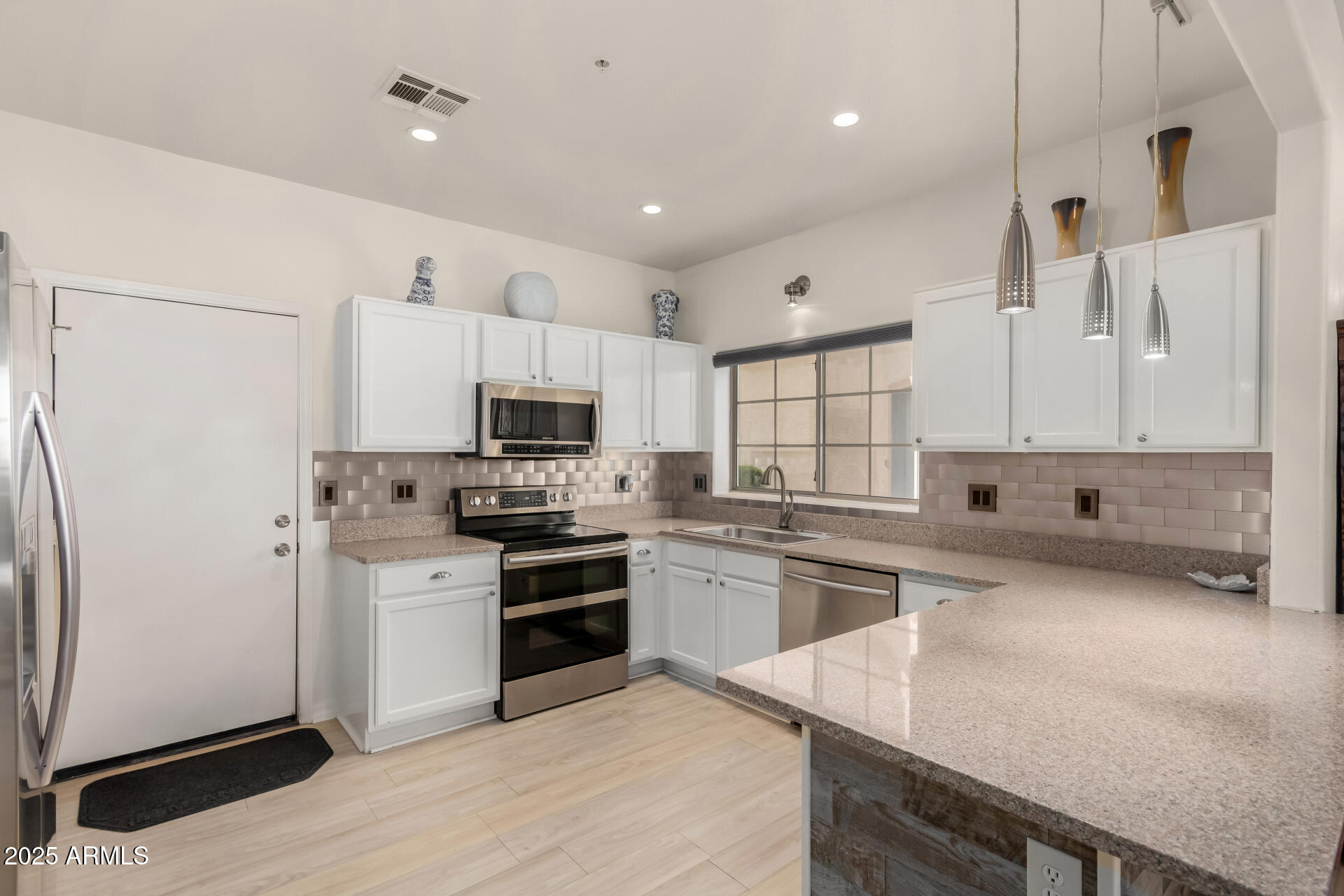 2801 North Litchfield Road, Unit 27 Goodyear, AZ 85395 - Photo 12 of 34 11 - Litchfield