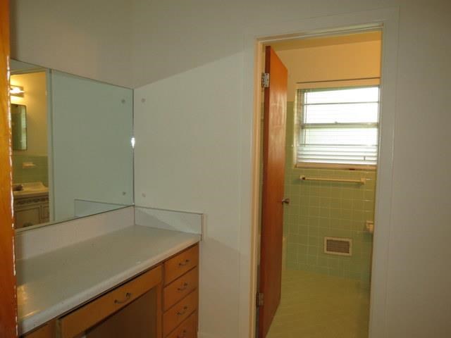 1006 Ivanhoe Road, Unit 4 Tallahassee, FL 32312 - Photo 9 of 21 Gallery Image 9