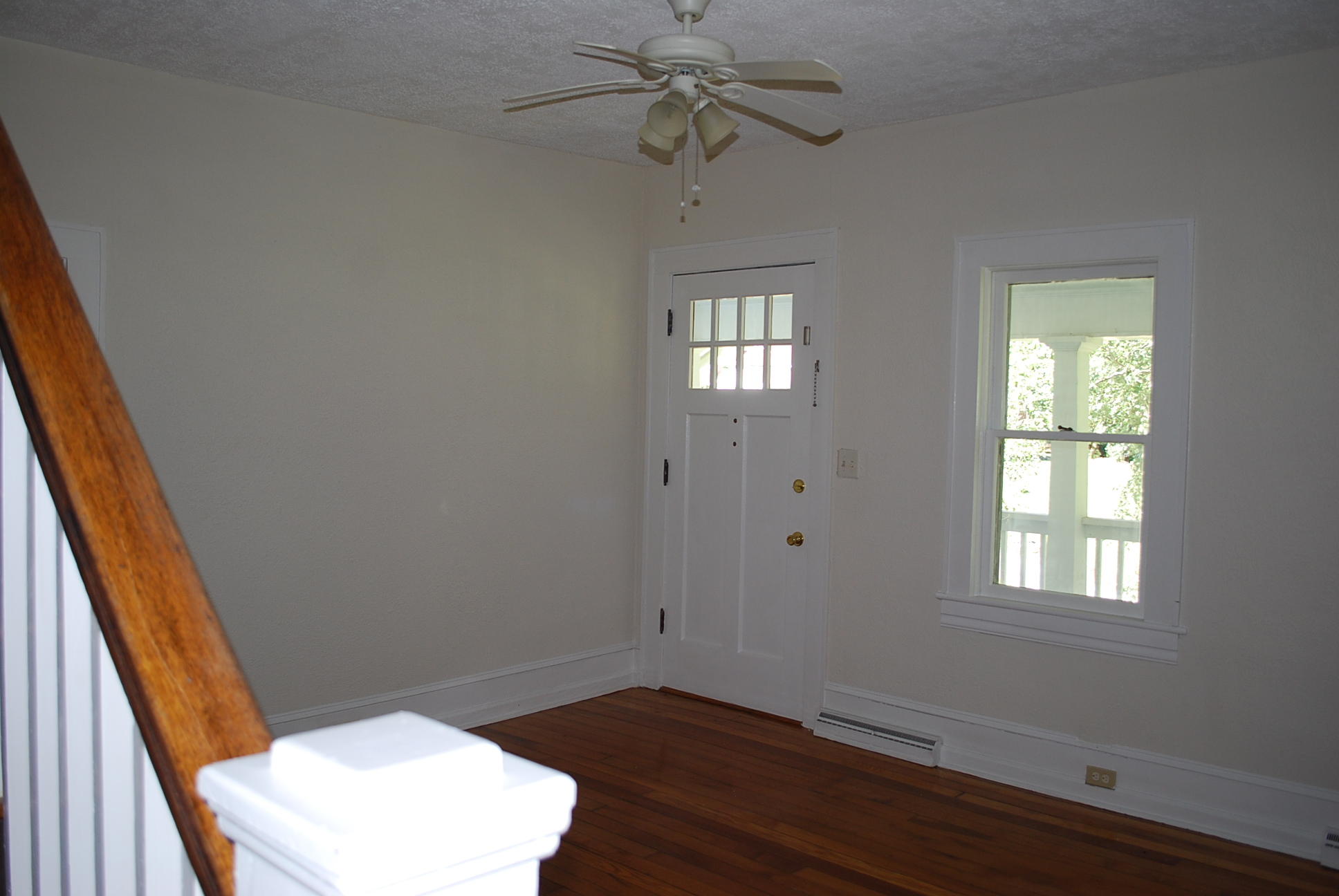 6960 Old Mill Road Roanoke, VA 24018 - Photo 14 of 46 Living Room