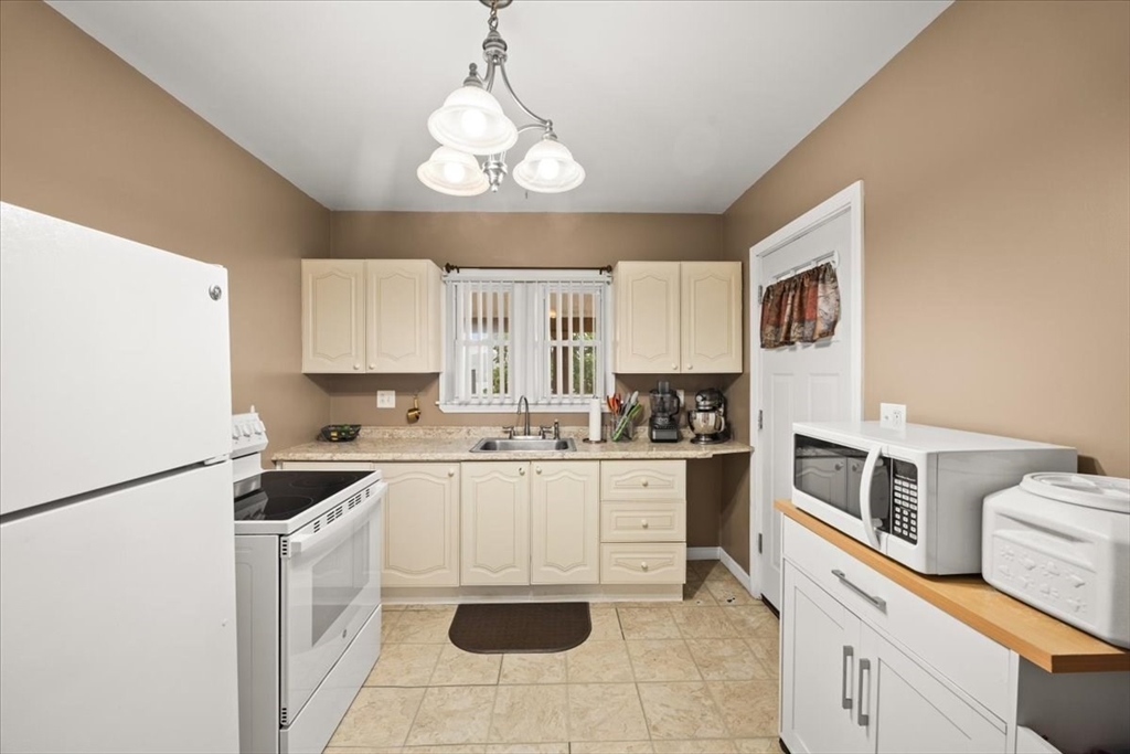 2118 Riverside Avenue Somerset, MA 02726 - Photo 22 of 42