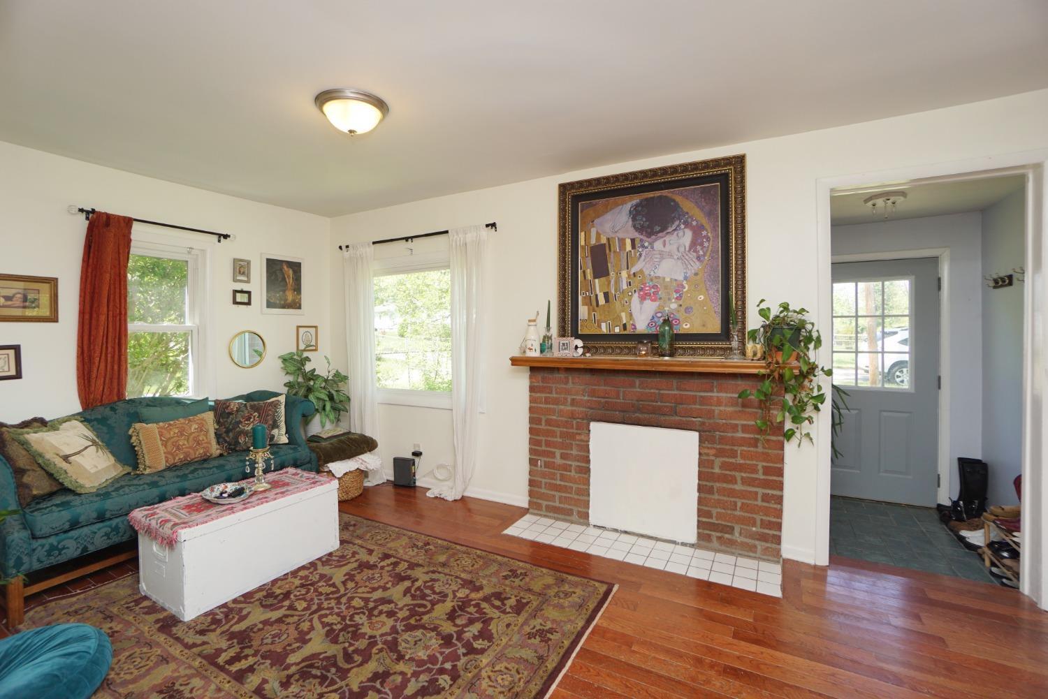 8806 Pine Road Cincinnati, OH 45242 - Photo 3 of 18 Gallery Image 3