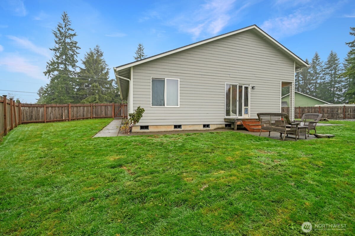 25 Clemons Road Montesano, WA 98563 - Photo 28 of 32 a front view of house with a garden