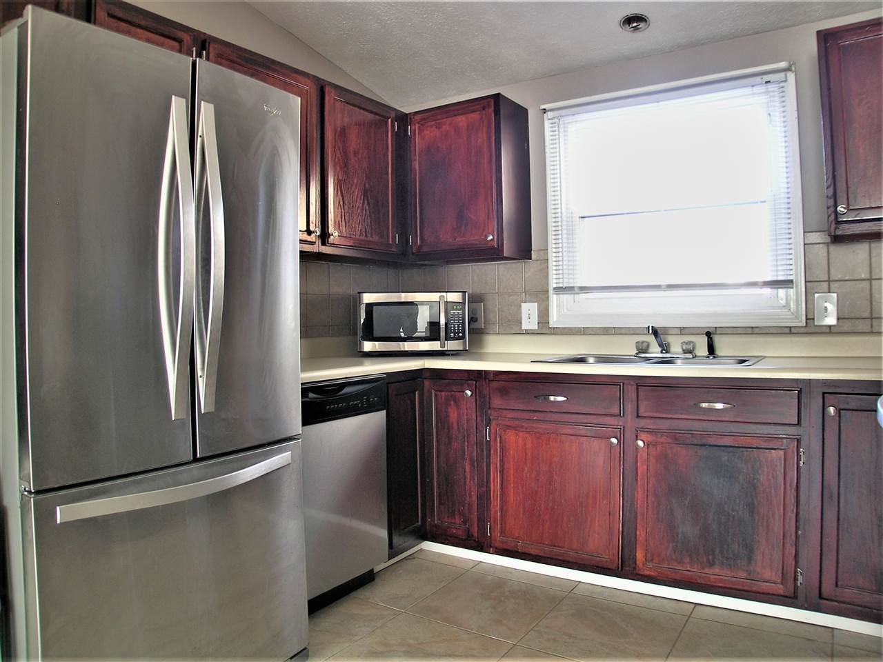 186 Dunbarton Road, Unit 29 Manchester, NH 03102 - Photo 9 of 18 Gallery Image 9