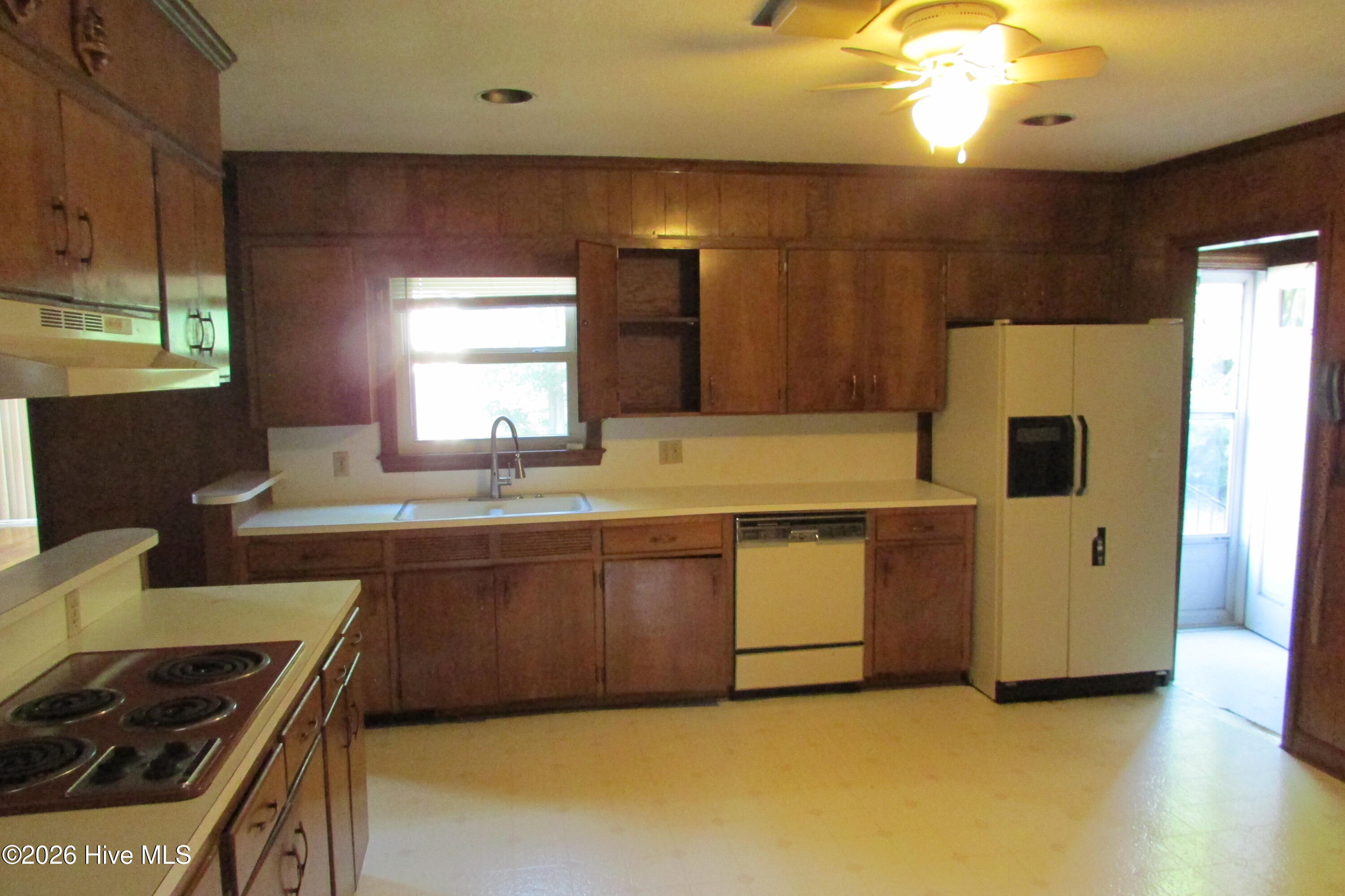 1102 Isaac Weeks Road Clinton, NC 28328 - Photo 10 of 33