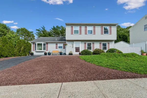 $575,000 | 807 Constitution Drive, Brick, NJ 08724