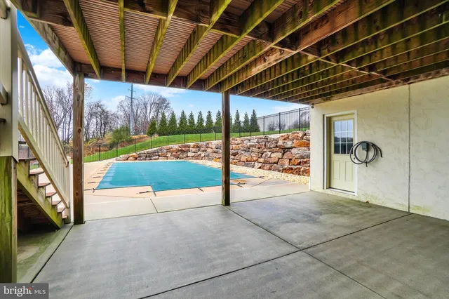 $900,000 | 6400 Farmcrest Lane, Harrisburg, PA 17111