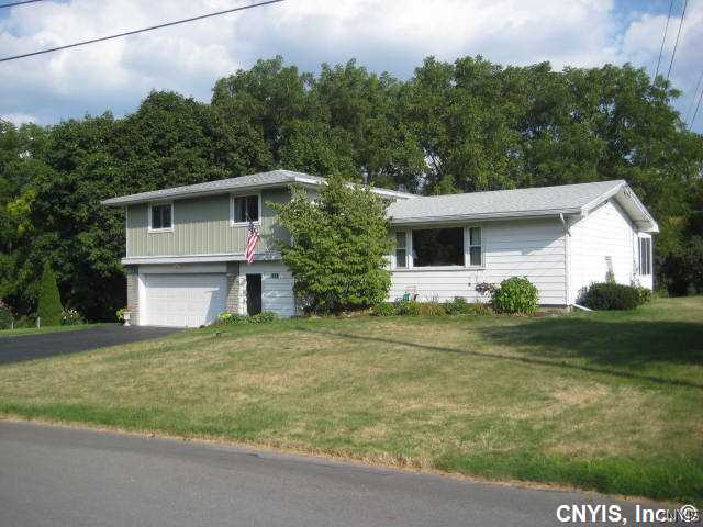 133 Oak Hollow Road DeWitt, NY 13214 - Photo 1 of 1 Exterior Front