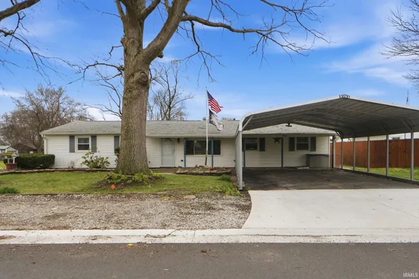 $249,900 | 13520 Illinois Street, Grabill, IN 46741